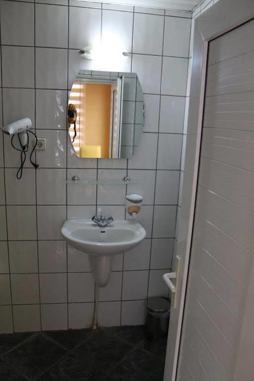 Yeni Hotel Μαλάτεια Εξωτερικό φωτογραφία